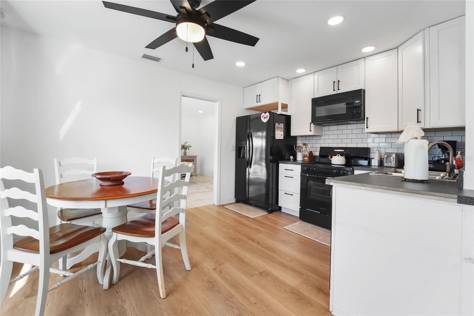 Image 11 of 32 For 4906 San Rafael Street