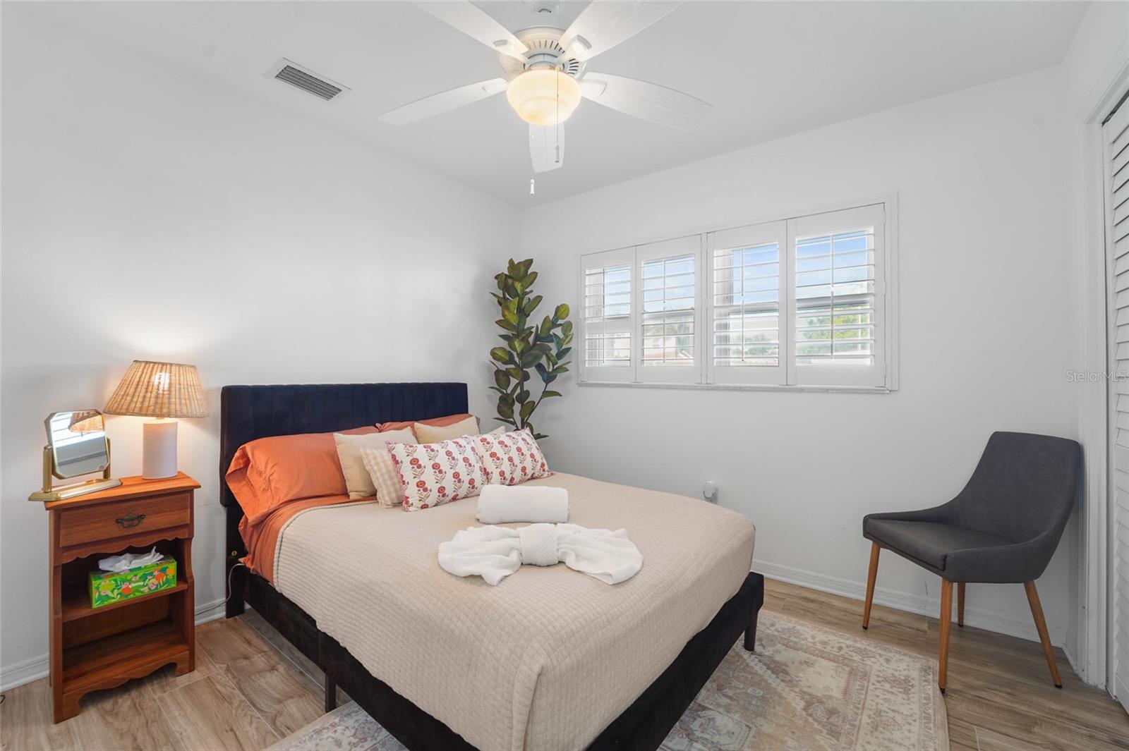 Image 18 of 32 For 4906 San Rafael Street