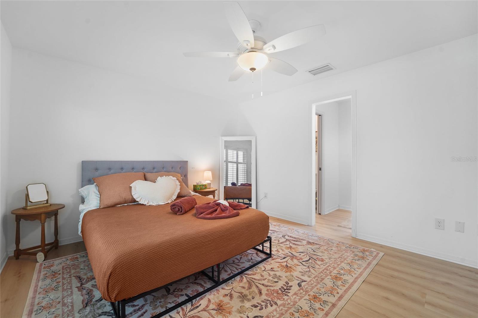 Image 22 of 32 For 4906 San Rafael Street