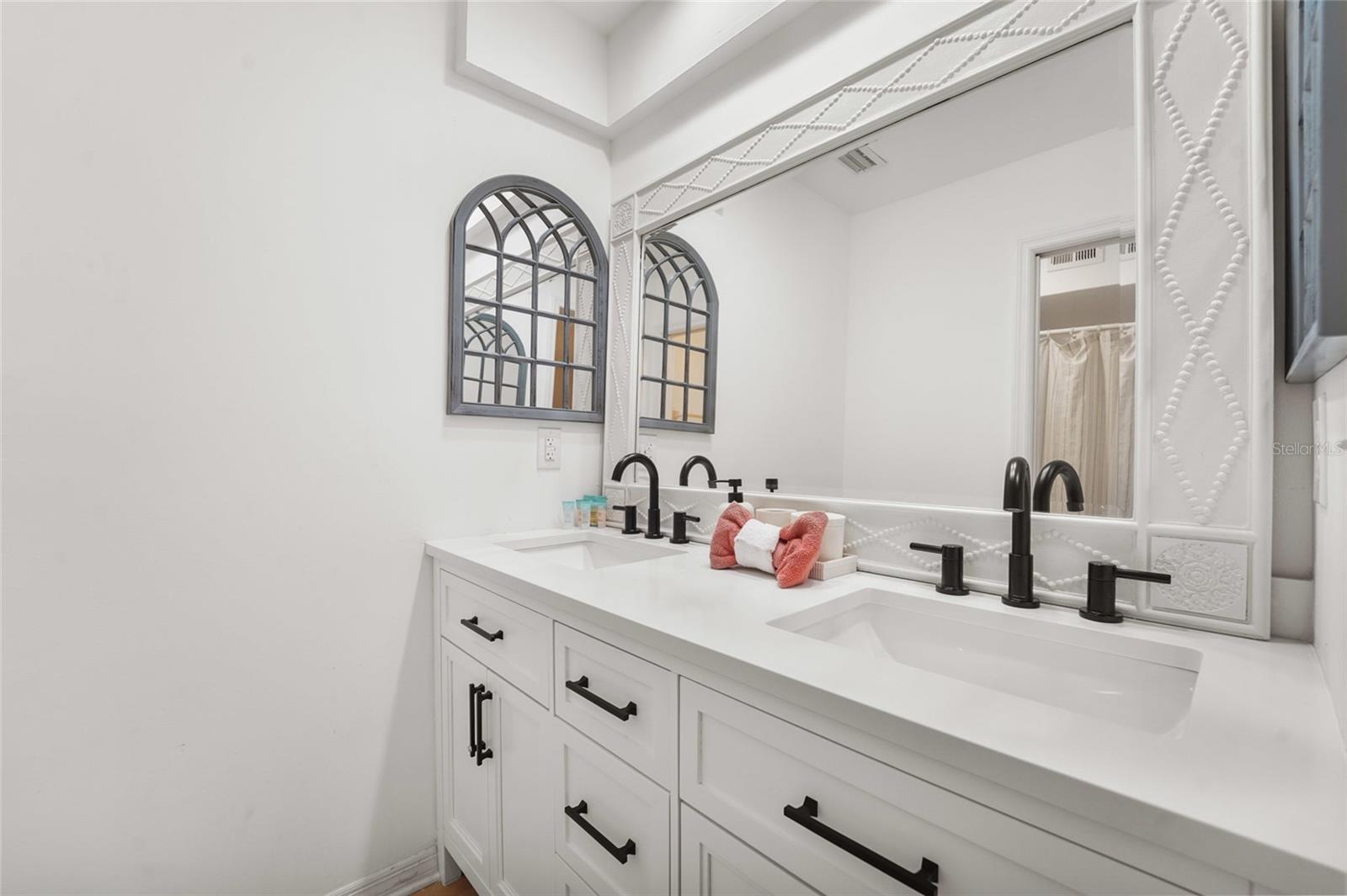 Image 23 of 32 For 4906 San Rafael Street