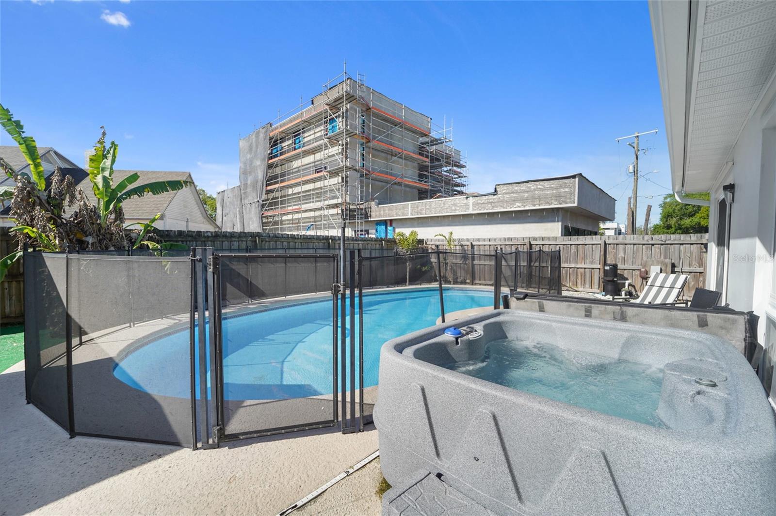 Image 27 of 32 For 4906 San Rafael Street