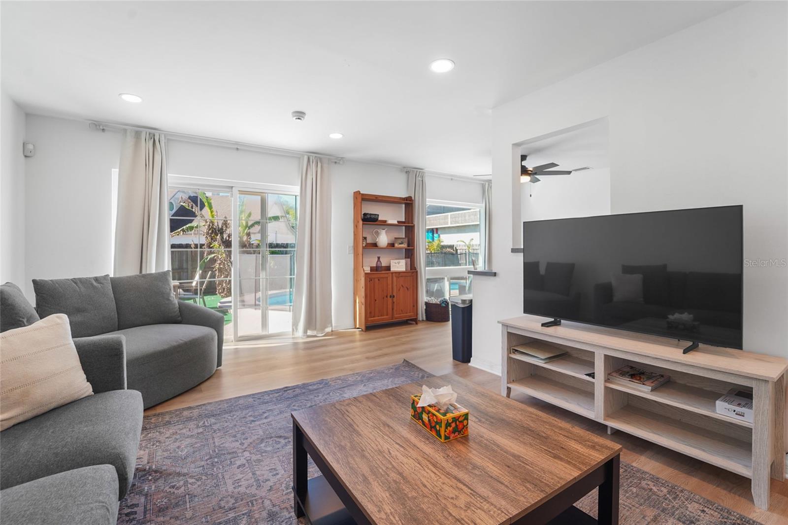 Image 9 of 32 For 4906 San Rafael Street