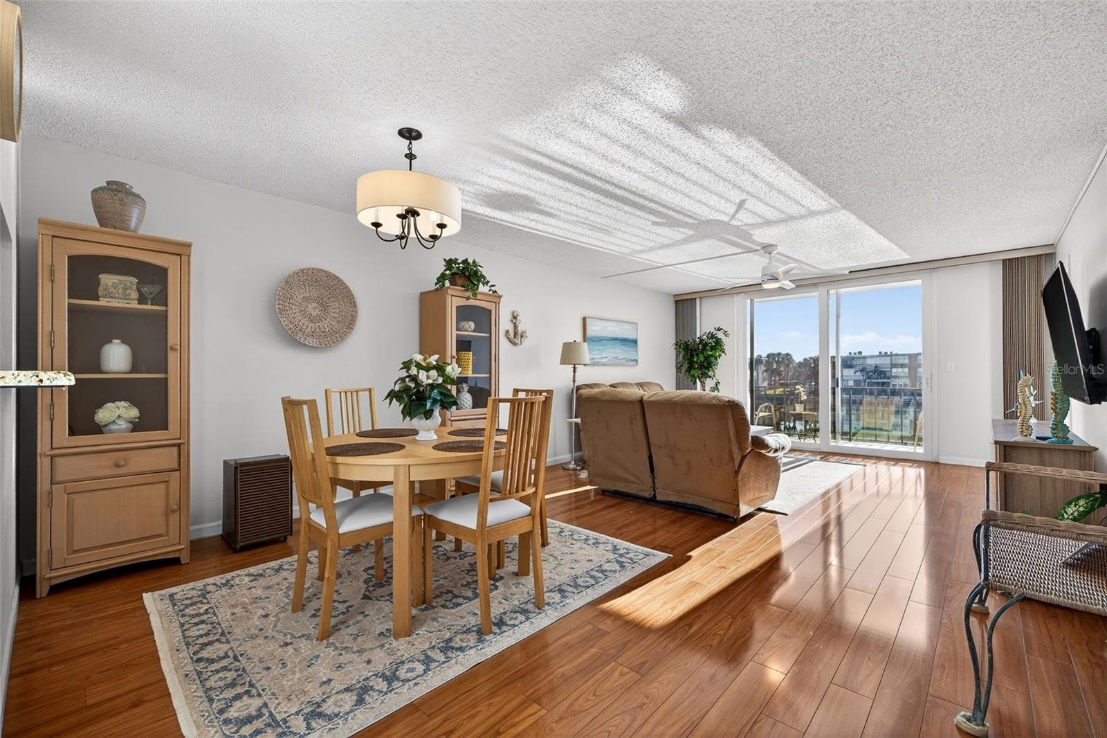 Image 11 of 42 For 7625 Sun Island Drive S 207