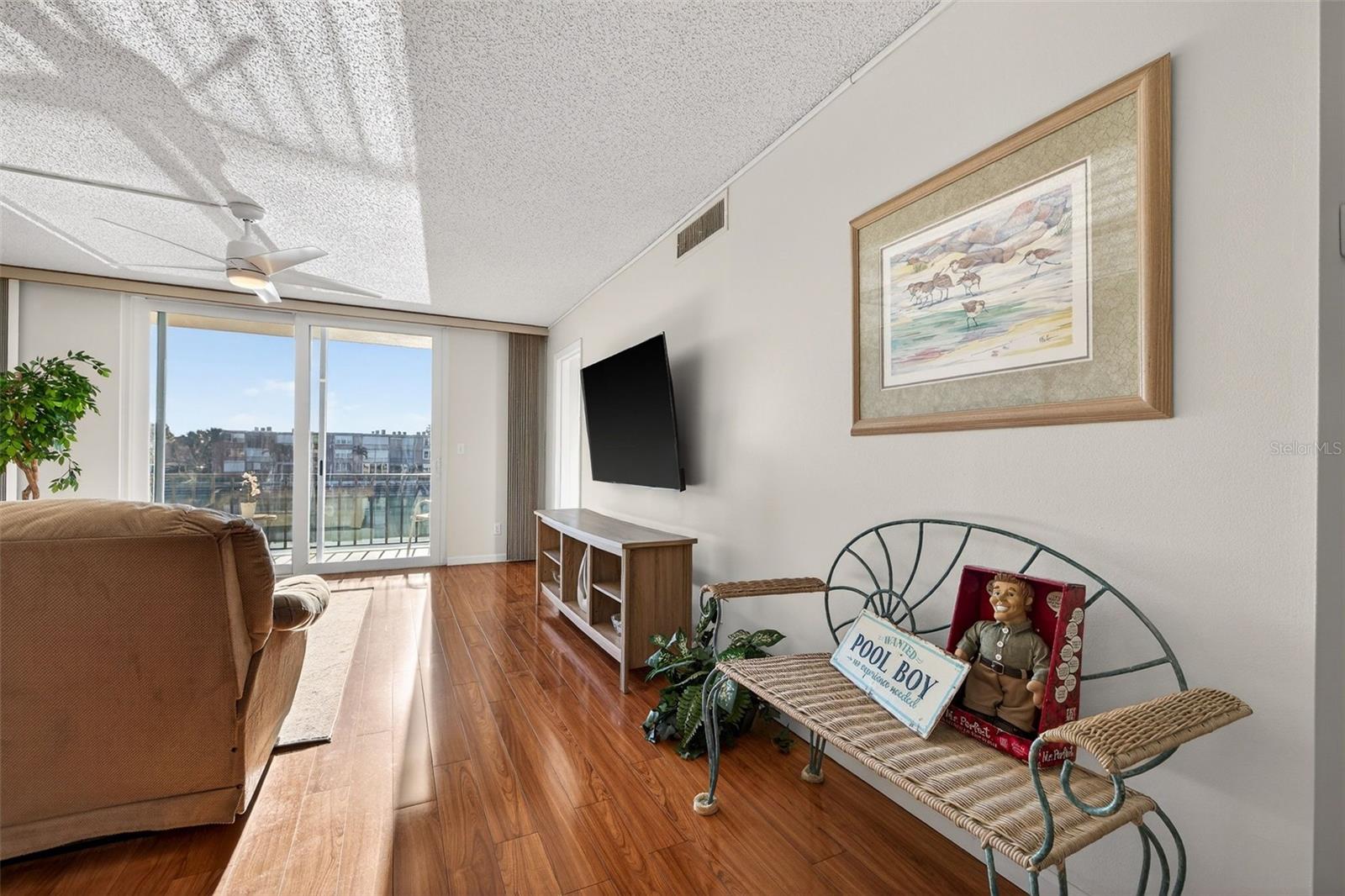 Image 12 of 42 For 7625 Sun Island Drive S 207