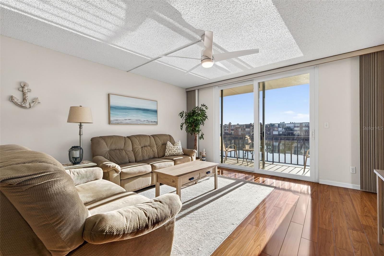 Image 13 of 42 For 7625 Sun Island Drive S 207