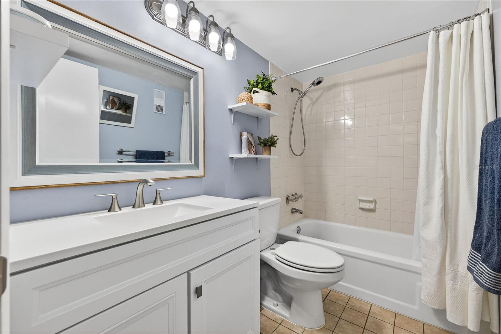 Image 22 of 42 For 7625 Sun Island Drive S 207