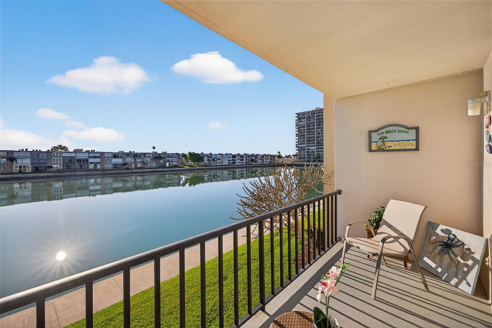 Image 24 of 42 For 7625 Sun Island Drive S 207