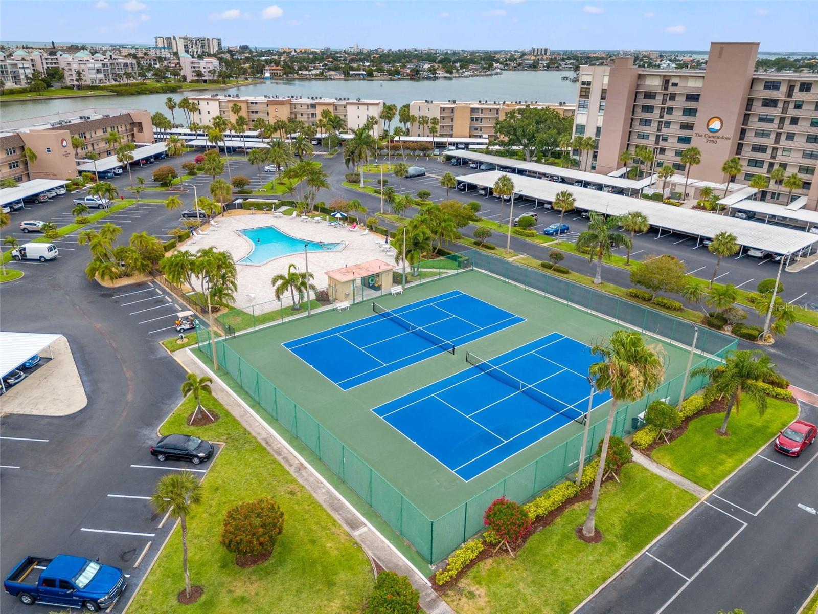 Image 33 of 42 For 7625 Sun Island Drive S 207