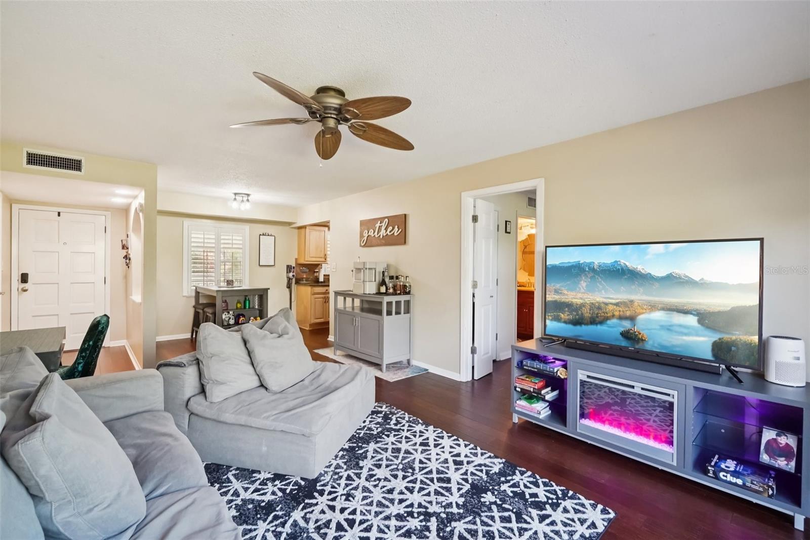 Image 7 of 24 For 8300 Bardmoor Boulevard 103