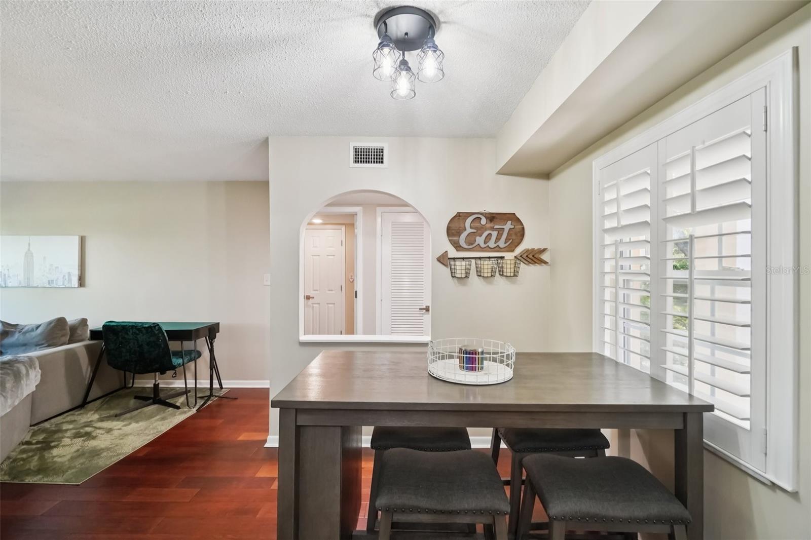 Image 9 of 24 For 8300 Bardmoor Boulevard 103