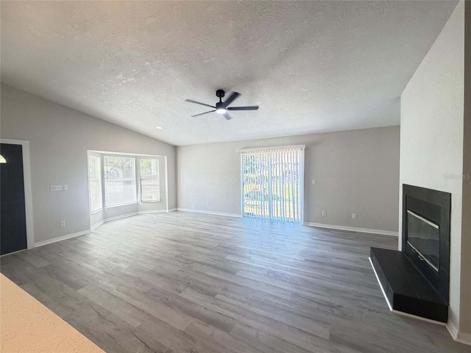 Image 3 of 15 For 1014 16th Avenue Nw