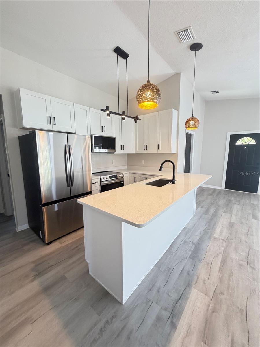 Image 8 of 15 For 1014 16th Avenue Nw