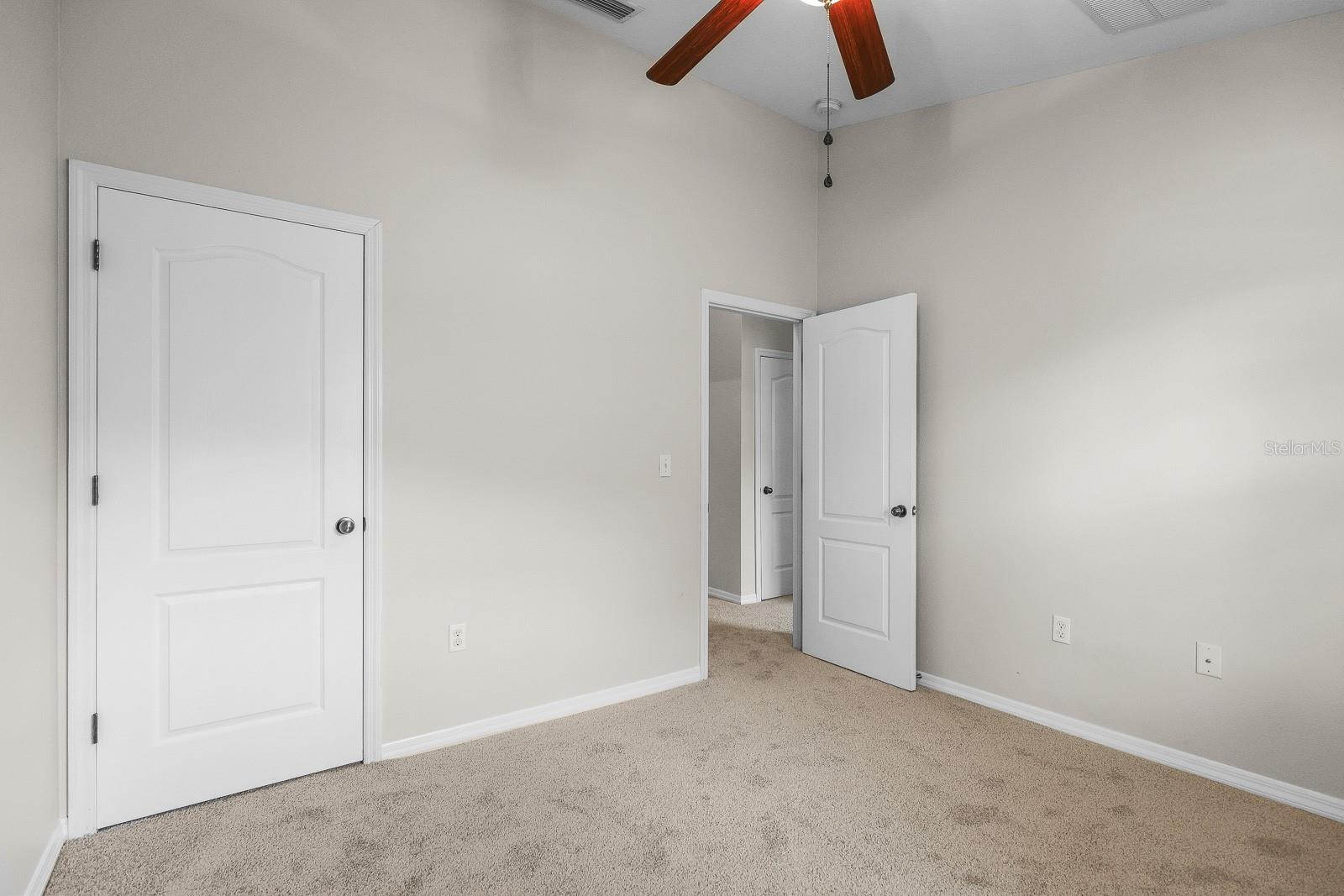 Image 17 of 32 For 16612 Kingletside Court