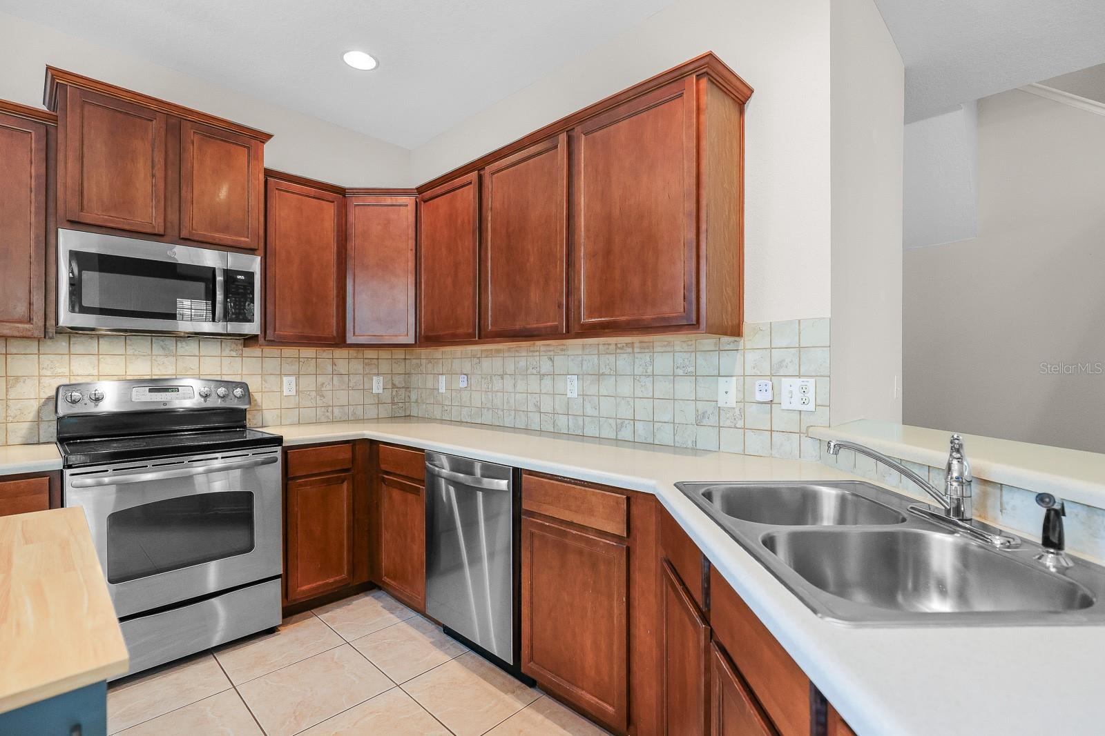 Image 8 of 32 For 16612 Kingletside Court