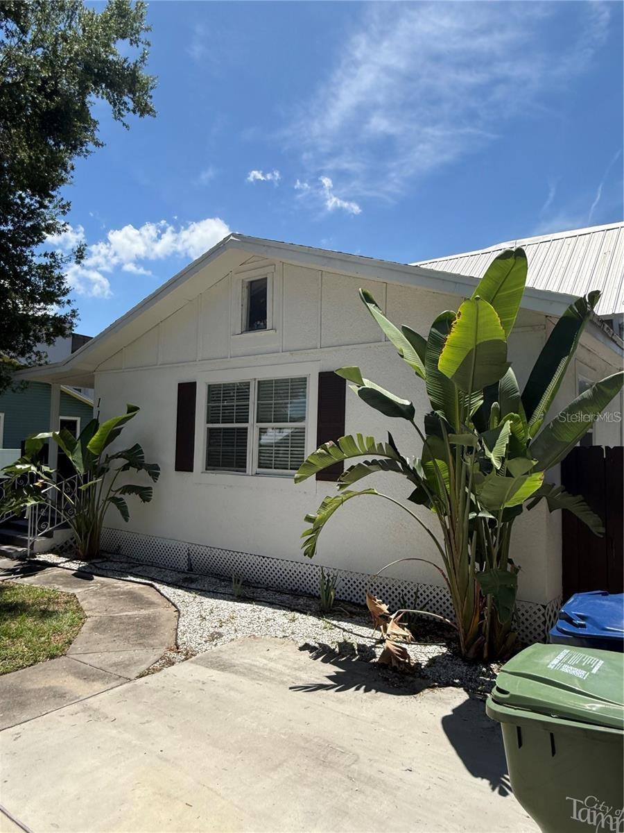 Image 2 of 34 For 114 Amelia Avenue