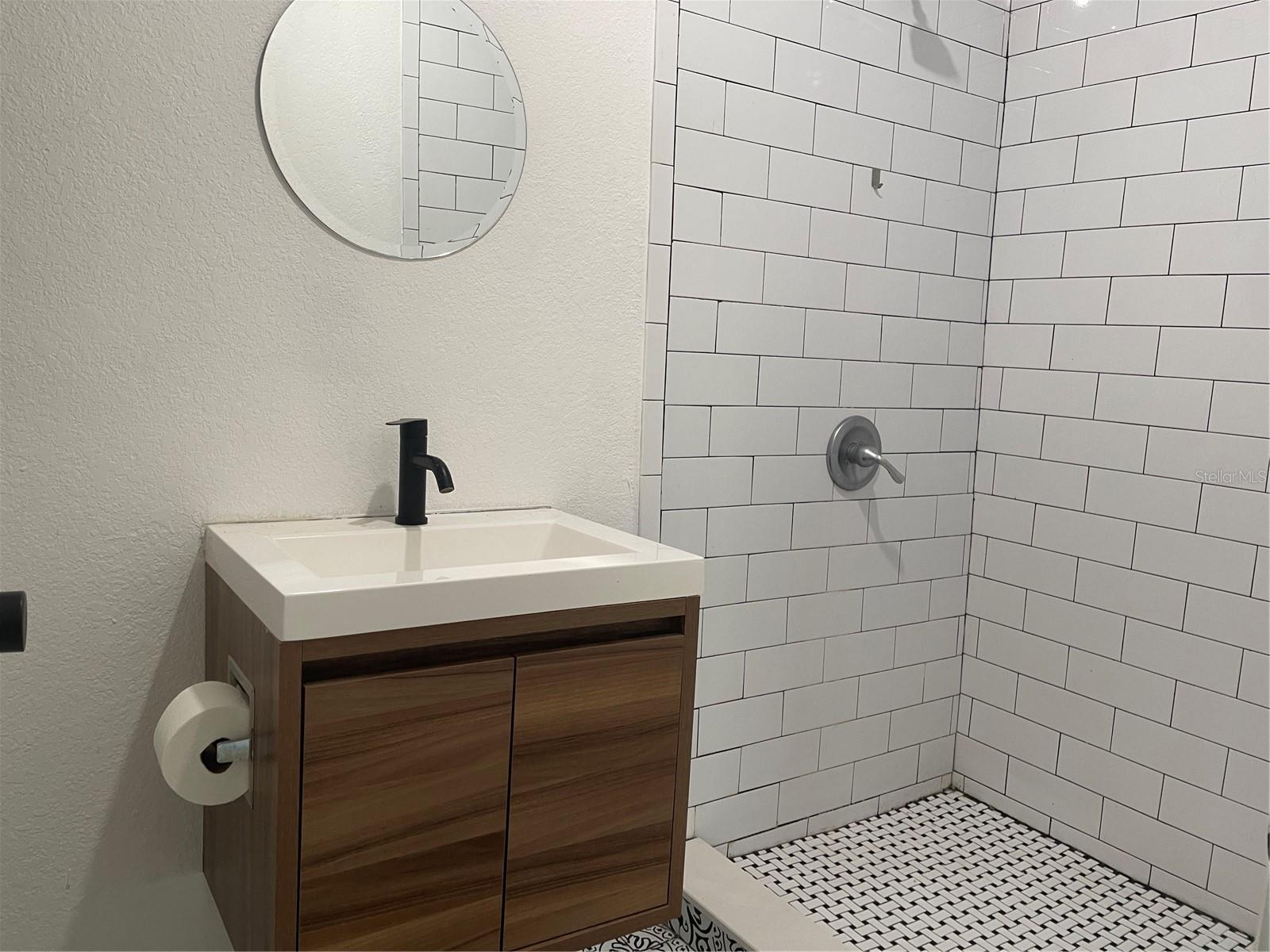 Image 21 of 34 For 114 Amelia Avenue