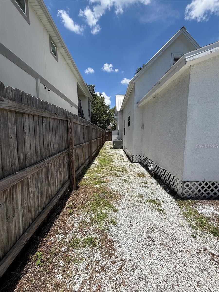 Image 31 of 34 For 114 Amelia Avenue