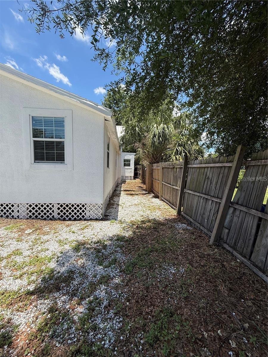 Image 32 of 34 For 114 Amelia Avenue