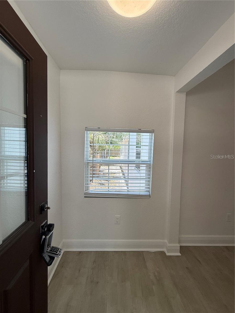 Image 4 of 34 For 114 Amelia Avenue