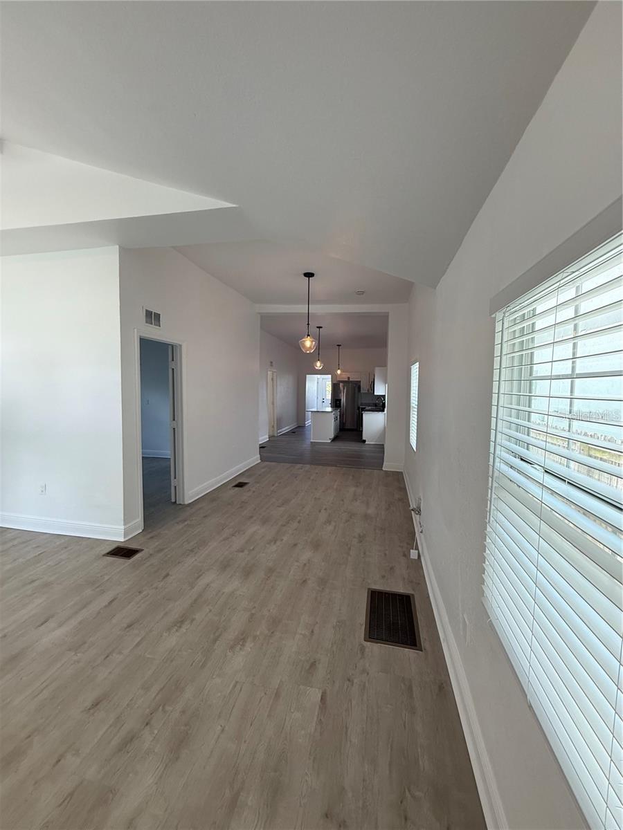 Image 8 of 34 For 114 Amelia Avenue