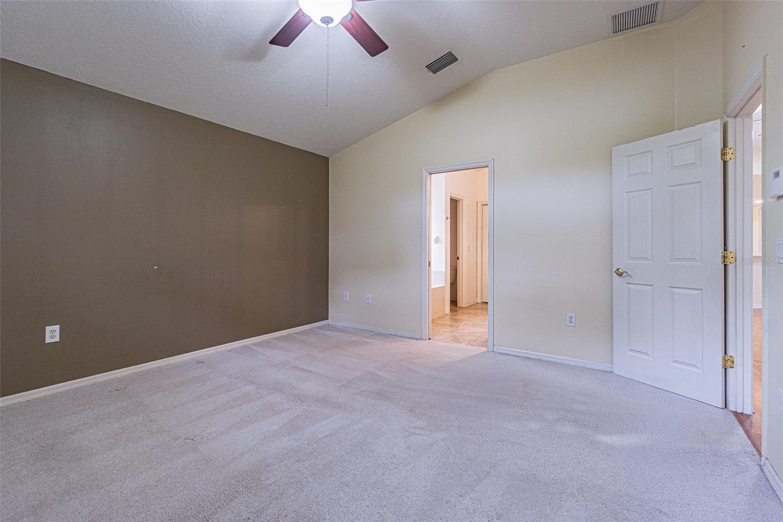 Image 8 of 35 For 18024 Arbor Crest Drive