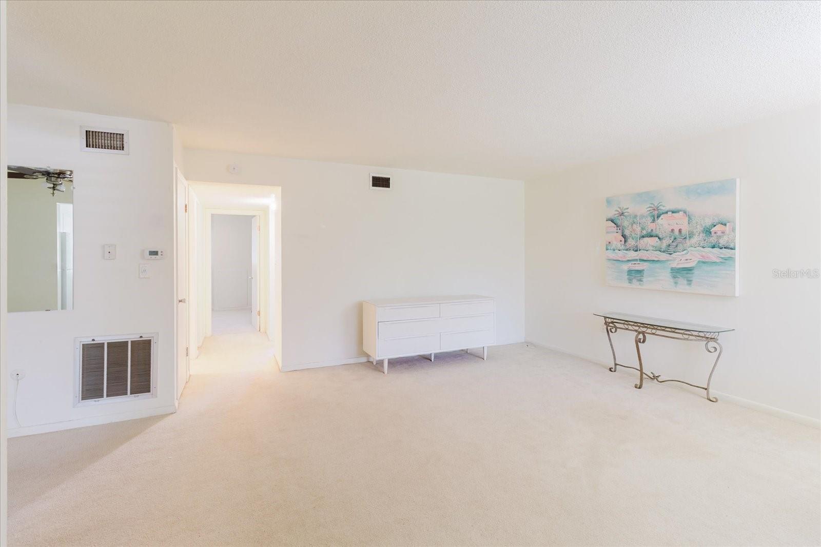 Image 13 of 44 For 2348 Shelley Street 2