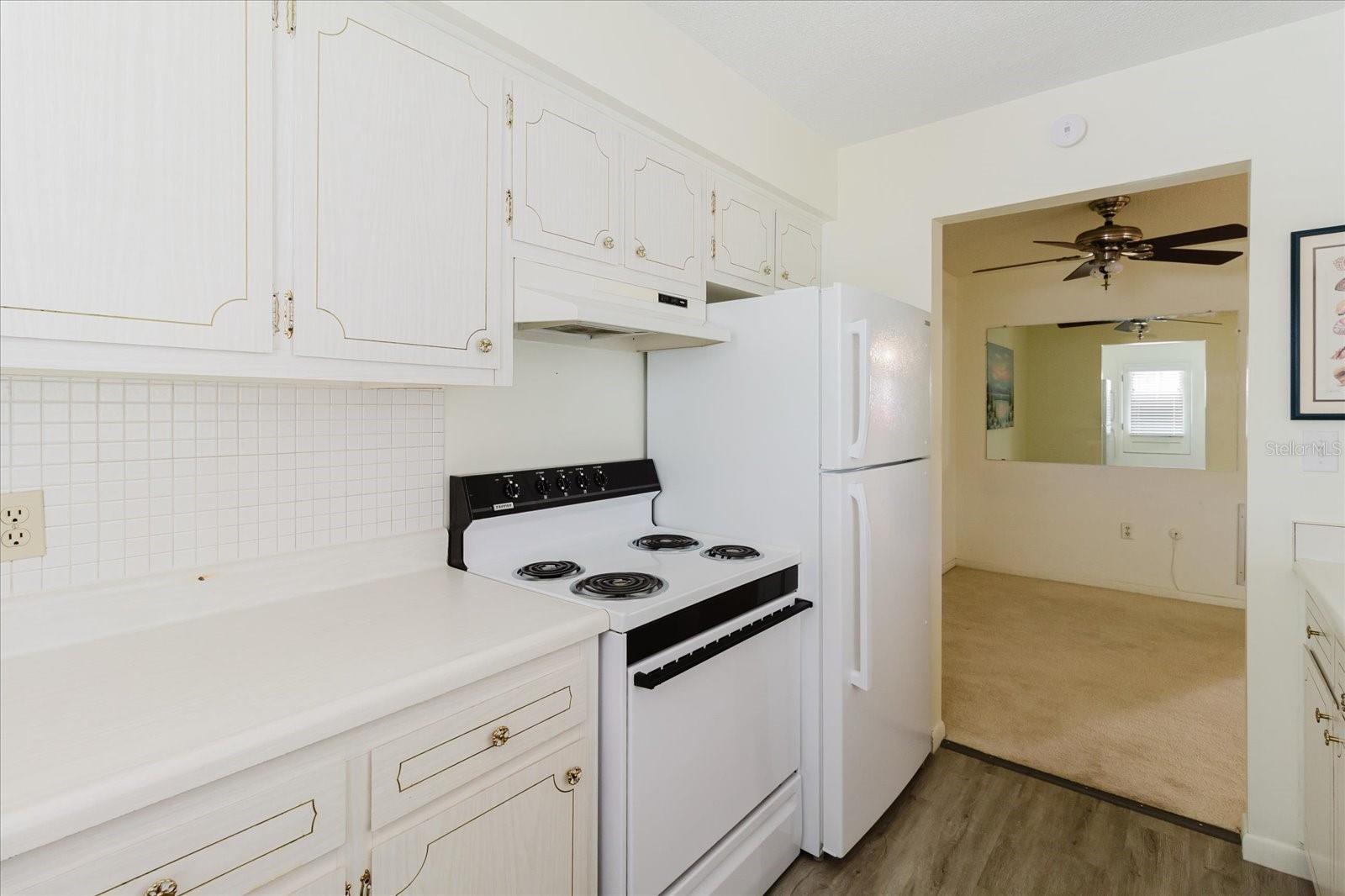 Image 21 of 44 For 2348 Shelley Street 2