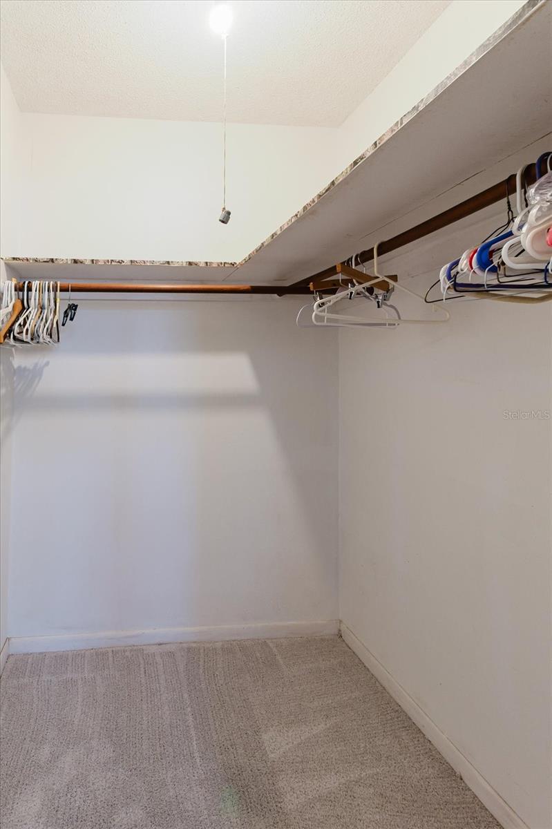 Image 26 of 44 For 2348 Shelley Street 2