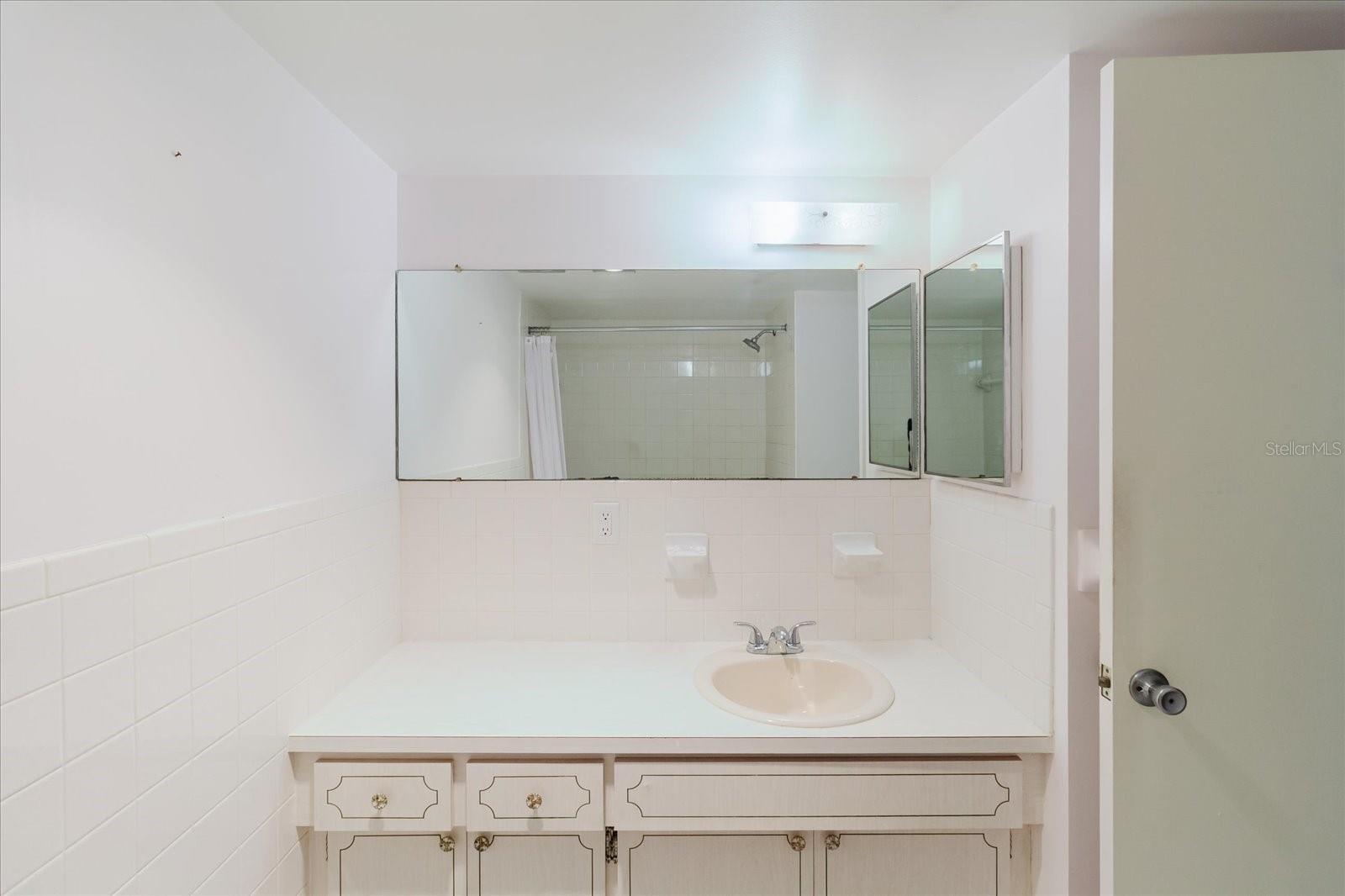 Image 27 of 44 For 2348 Shelley Street 2