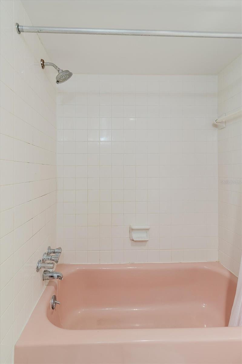 Image 28 of 44 For 2348 Shelley Street 2