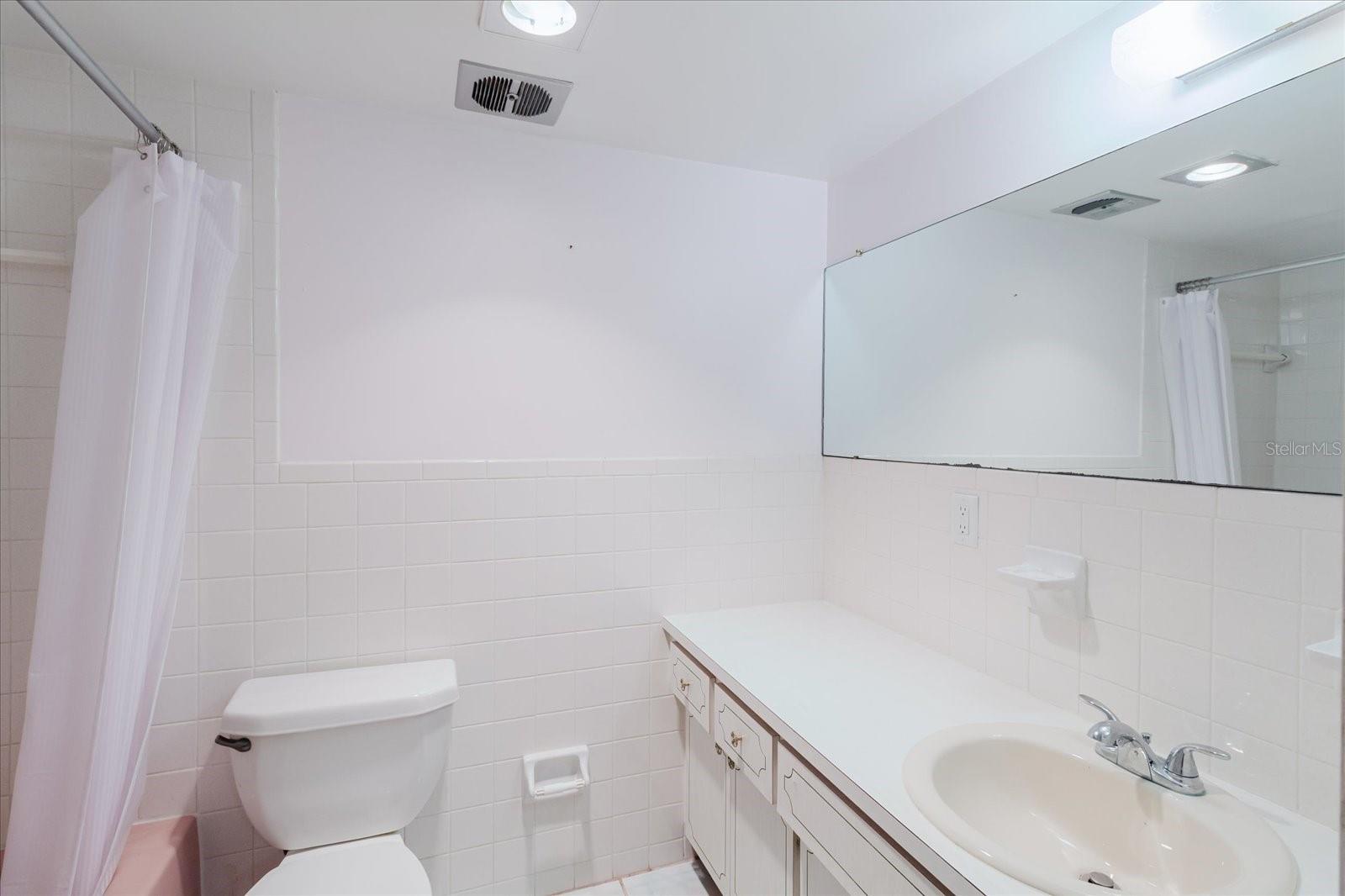 Image 29 of 44 For 2348 Shelley Street 2