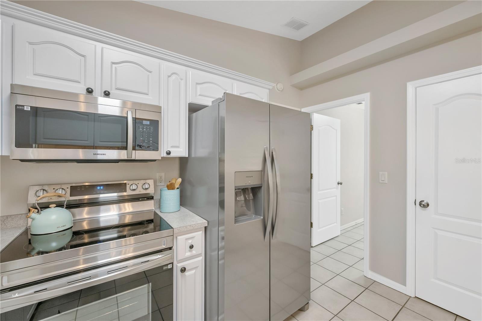 Image 11 of 25 For 909 Mobley Street