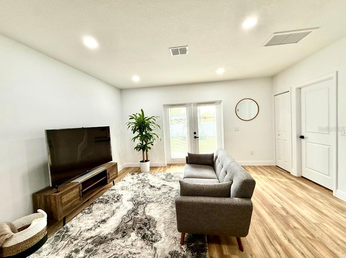 Image 8 of 18 For 8110 Greenwood Avenue