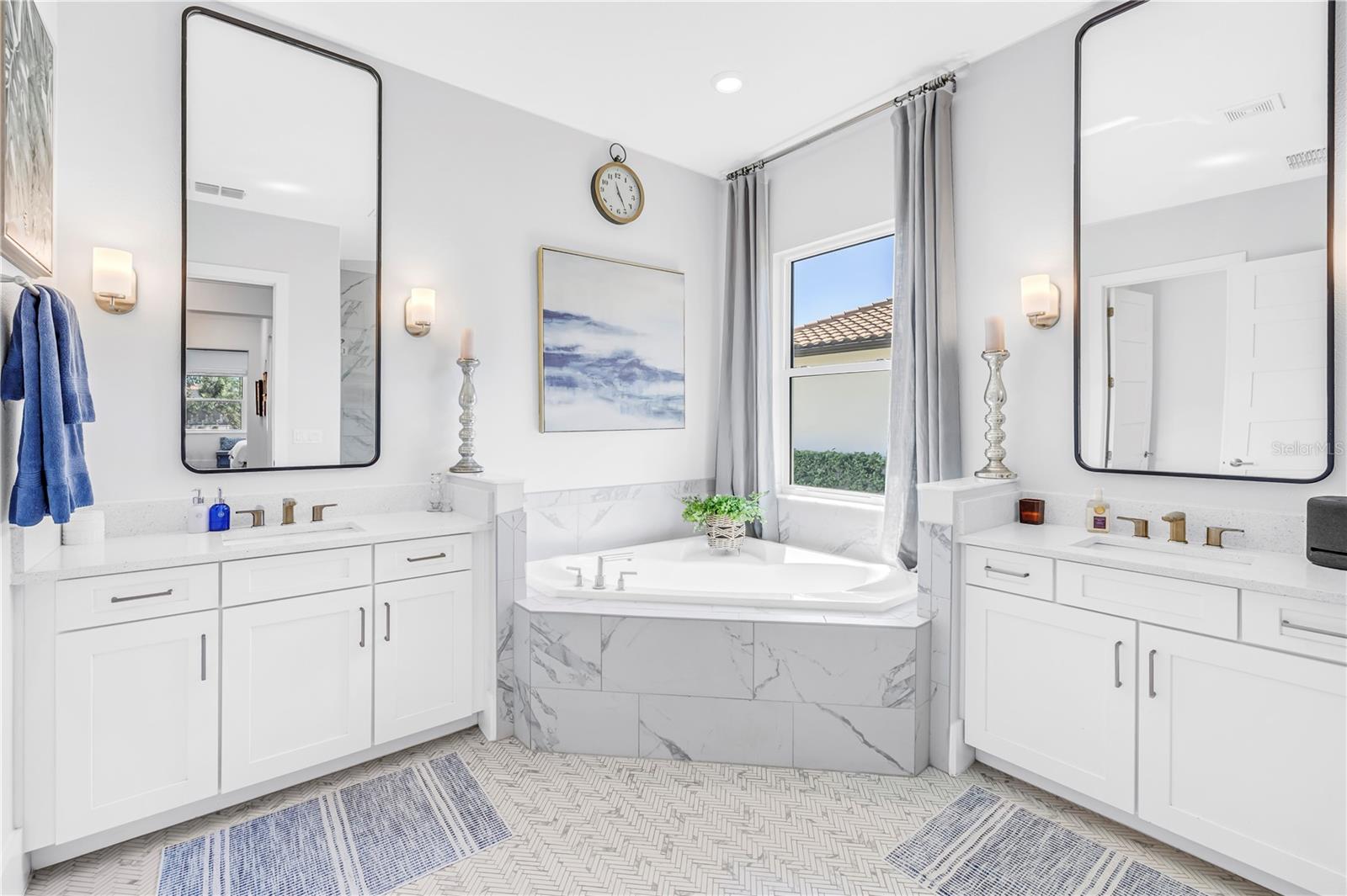 Image 31 of 78 For 513 17th Avenue E