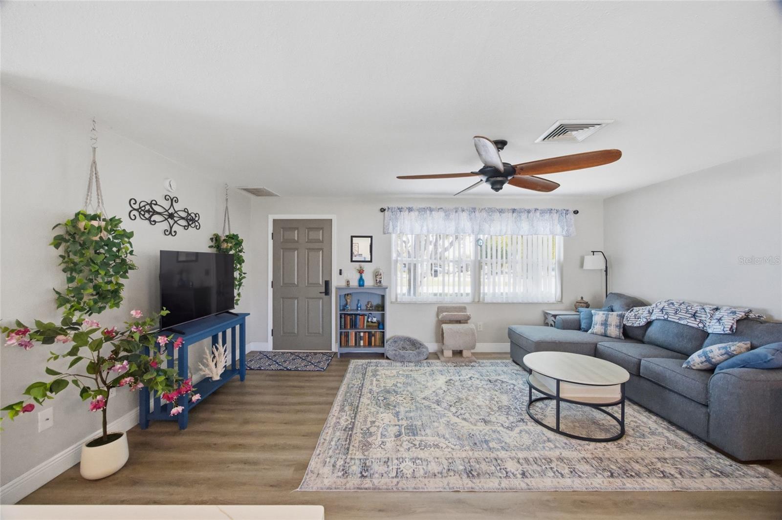 Image 5 of 34 For 2190 Scotland Drive