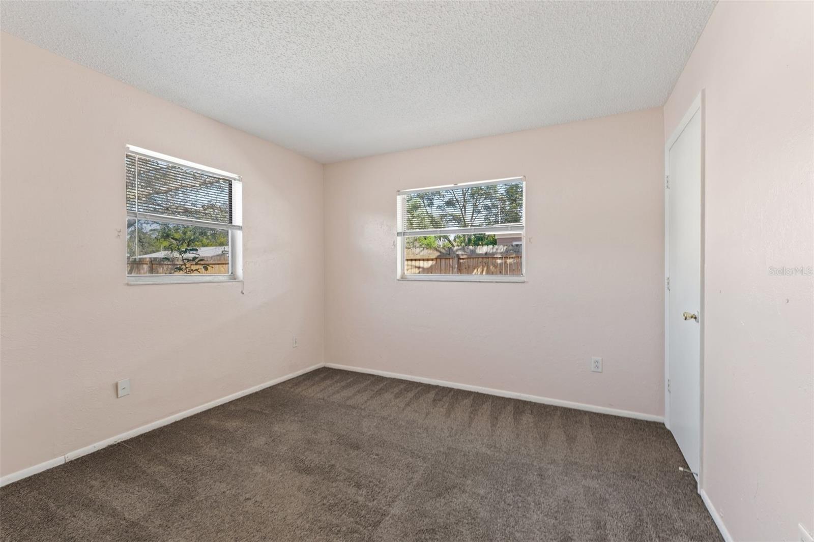 Image 22 of 30 For 669 52nd Avenue S