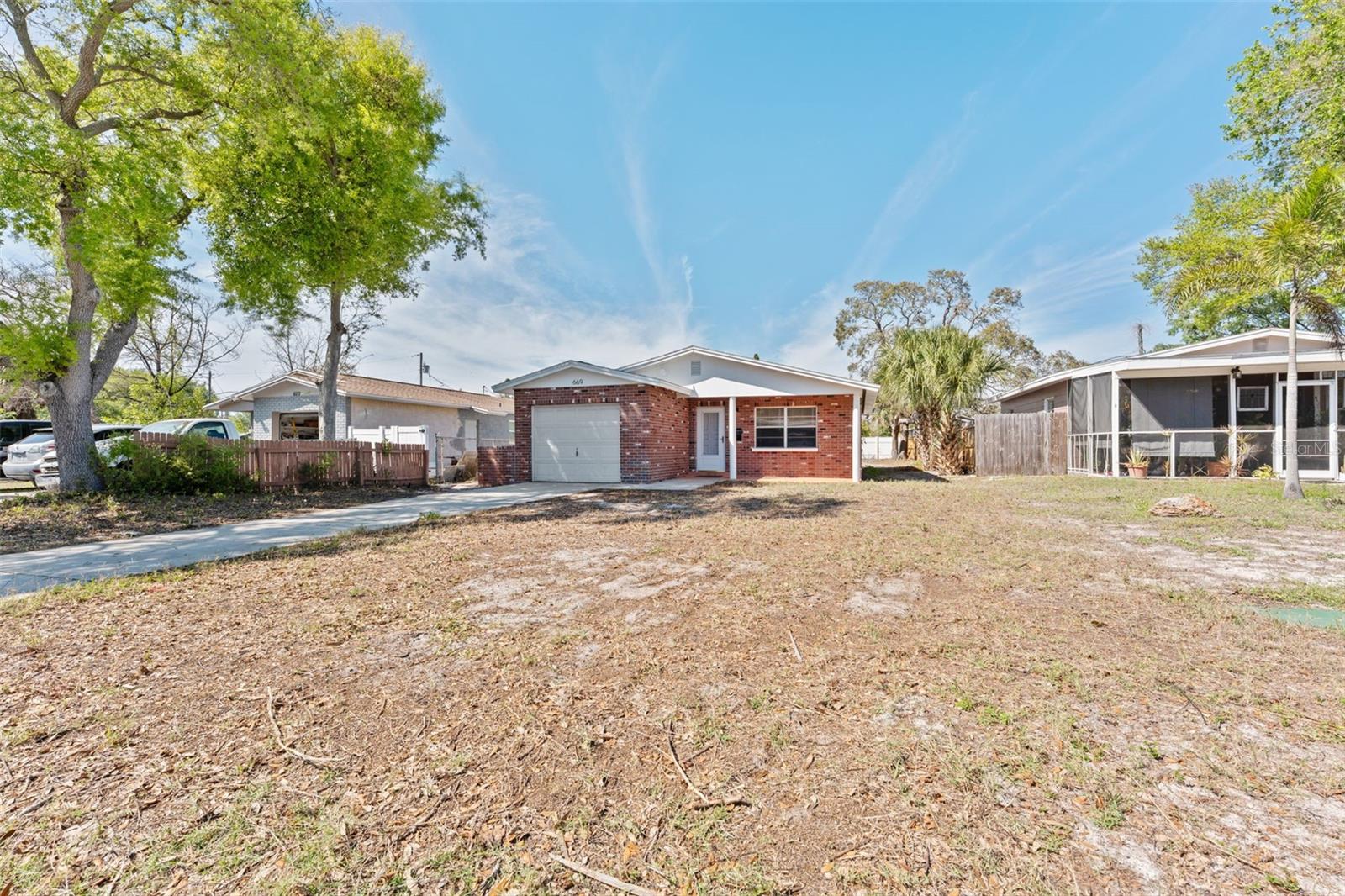 Image 4 of 30 For 669 52nd Avenue S