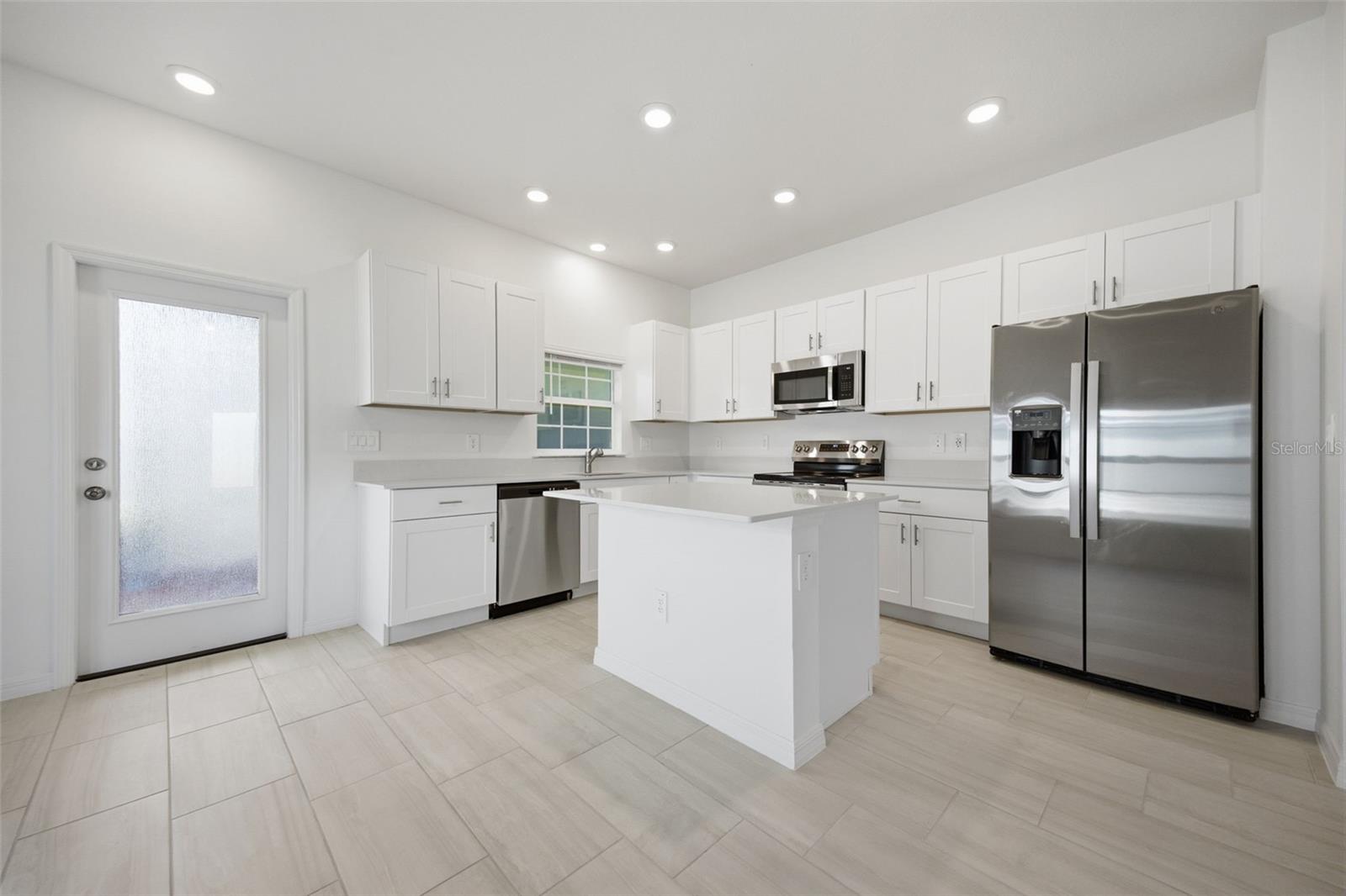 Image 5 of 31 For 10815 Ichetucknee Way