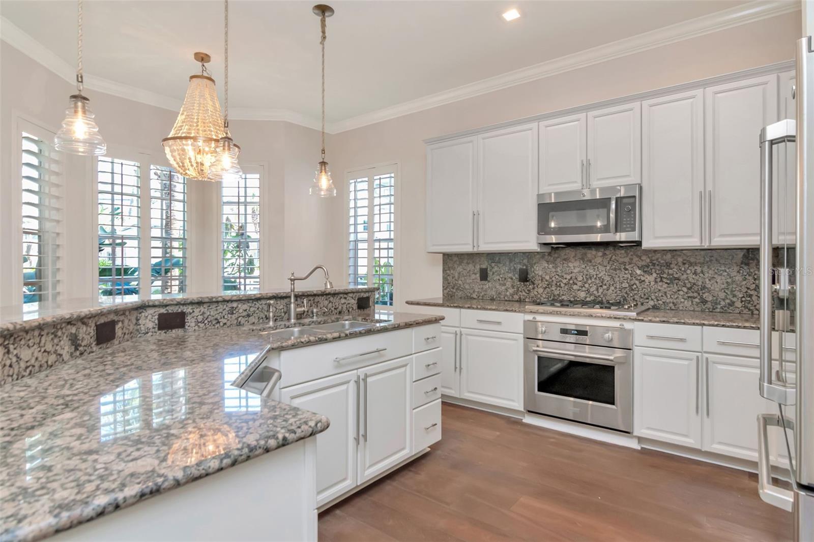 Image 18 of 83 For 947 Hemingway Circle