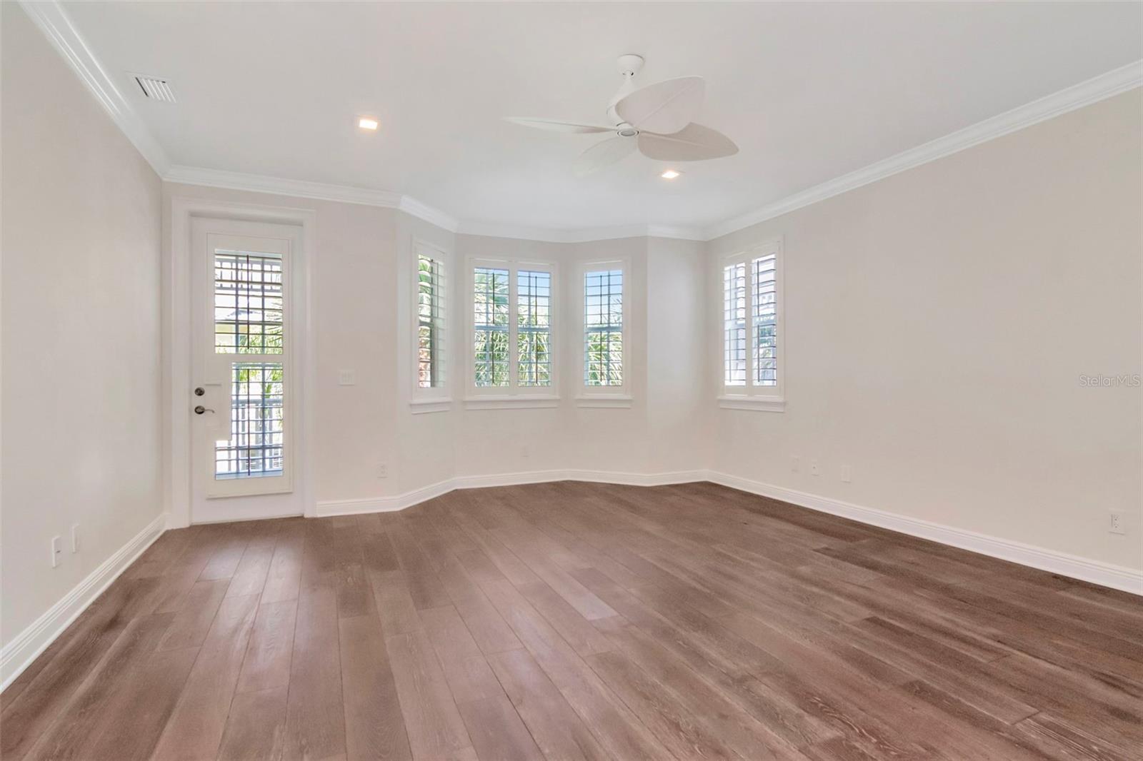 Image 22 of 83 For 947 Hemingway Circle