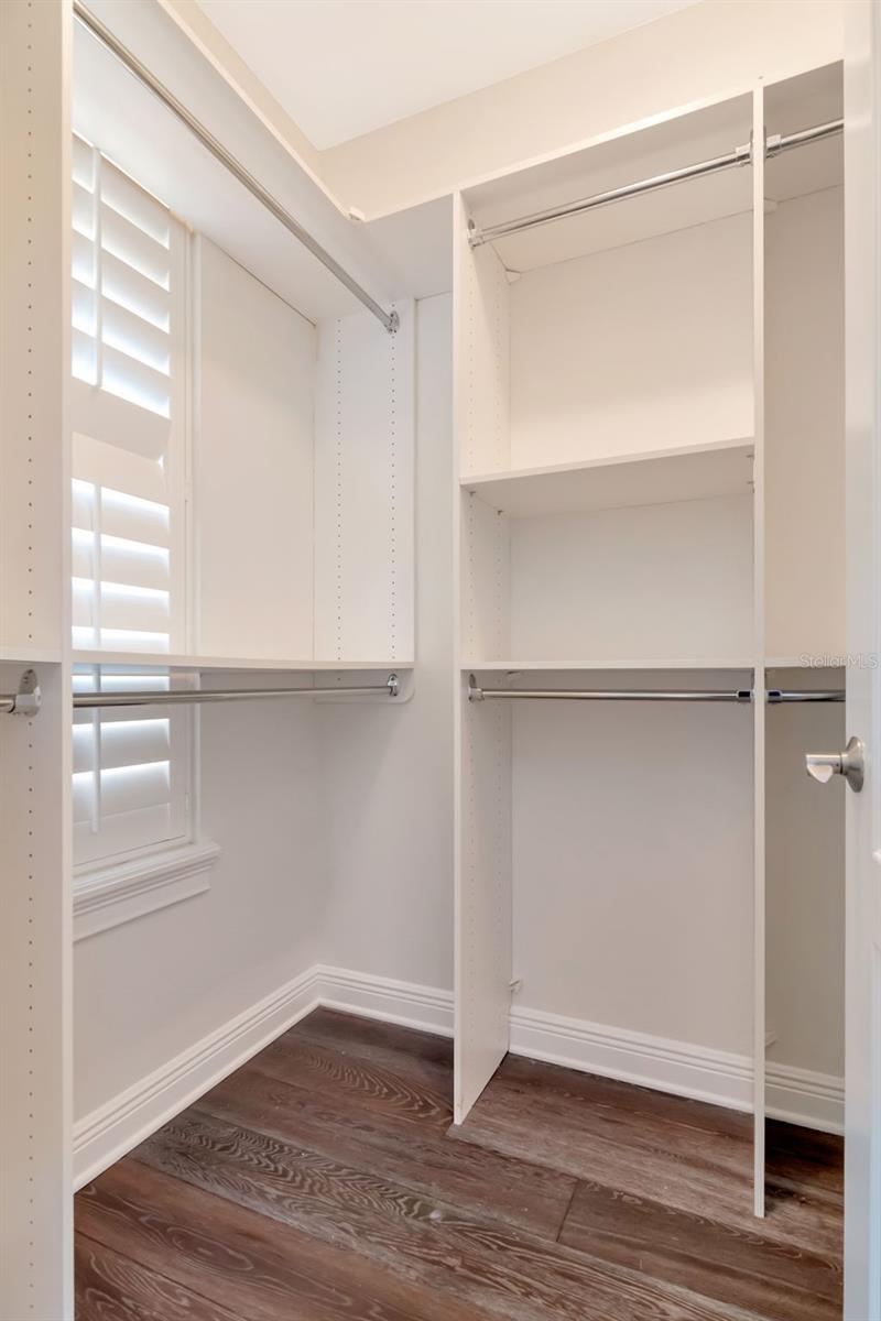 Image 44 of 83 For 947 Hemingway Circle