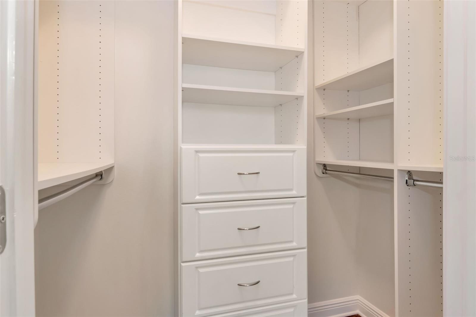 Image 49 of 83 For 947 Hemingway Circle