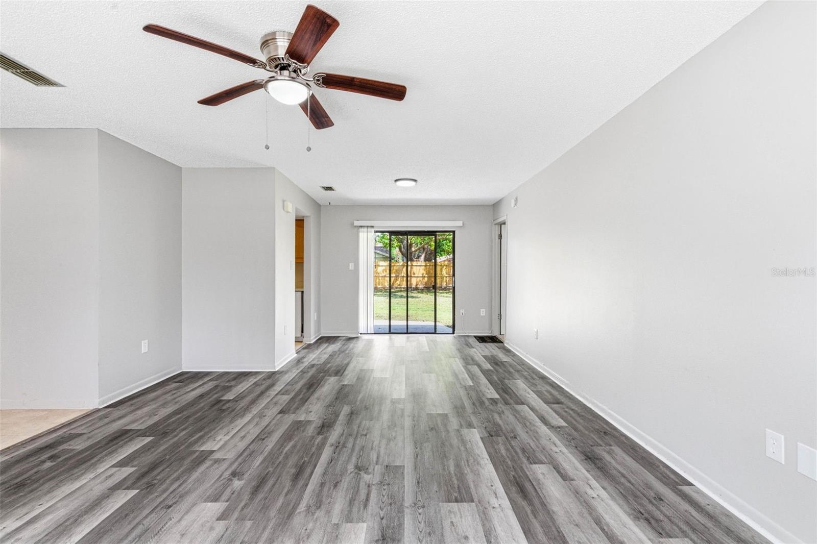 Image 17 of 56 For 15925 Crying Wind Drive