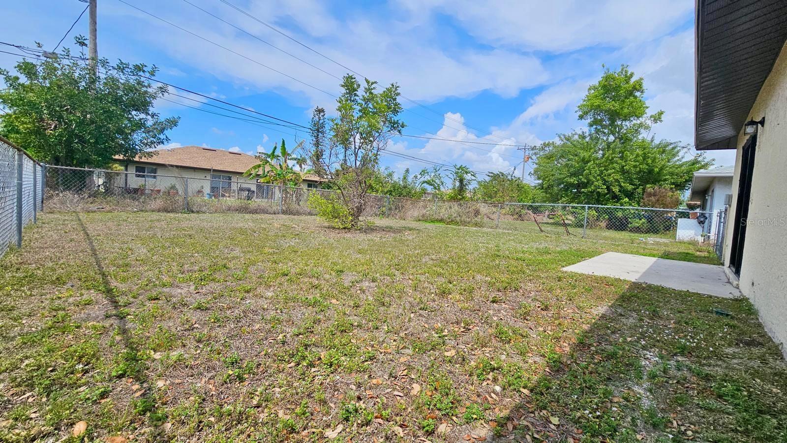 Image 16 of 17 For 3026 Santa Barbara Boulevard