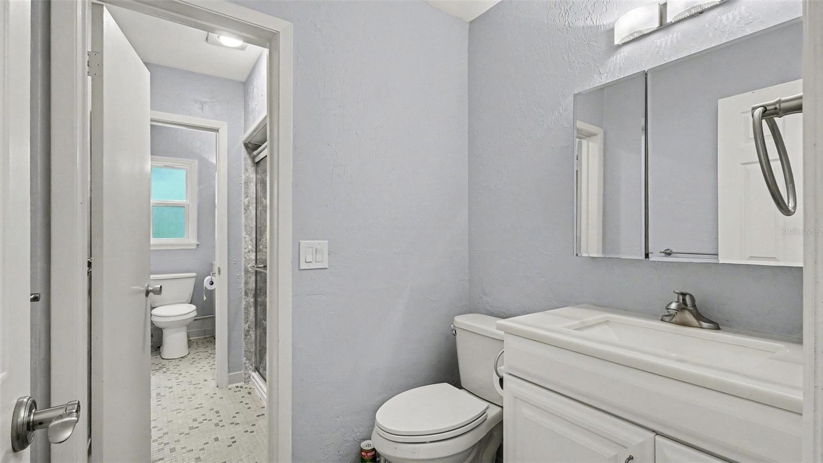 Listing photo id 9 for 2434 Gardenia Drive