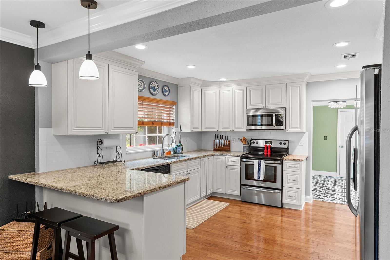 Image 11 of 38 For 1421 Hanna Avenue