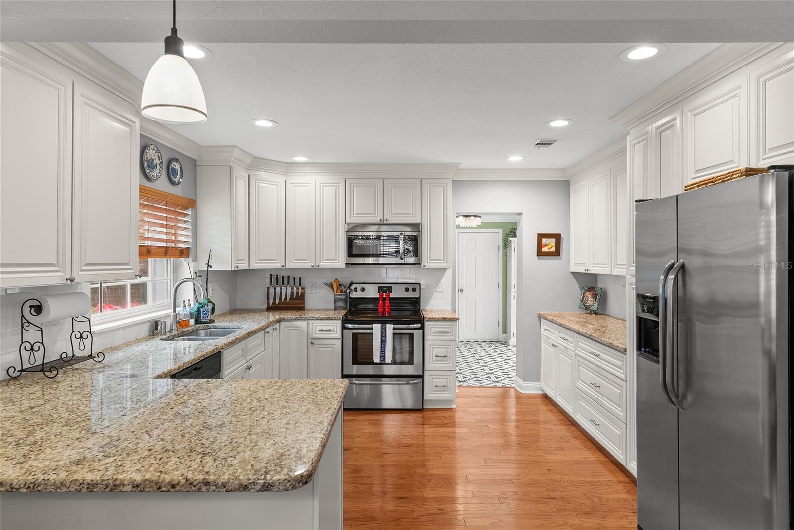 Image 12 of 38 For 1421 Hanna Avenue