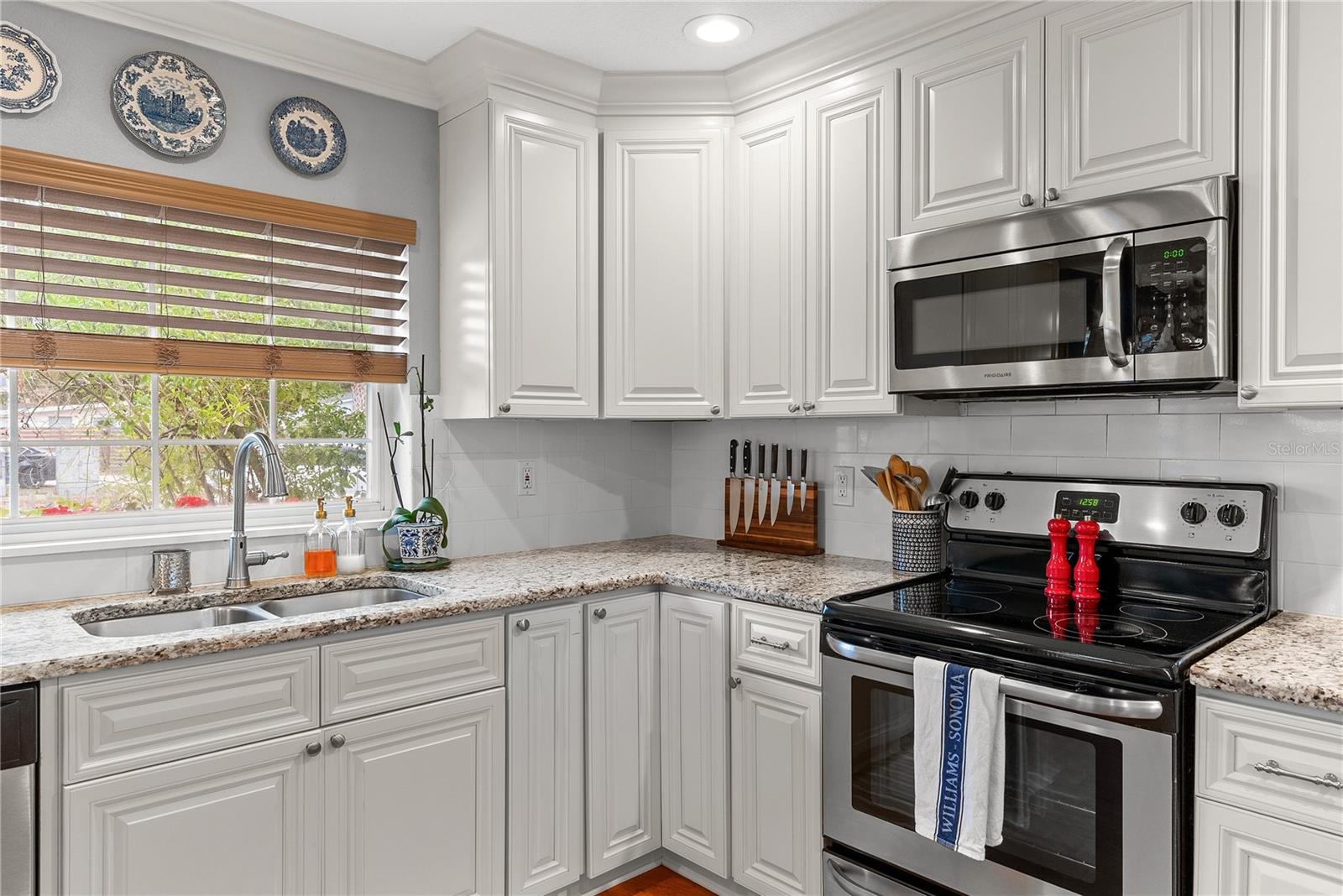 Image 13 of 38 For 1421 Hanna Avenue