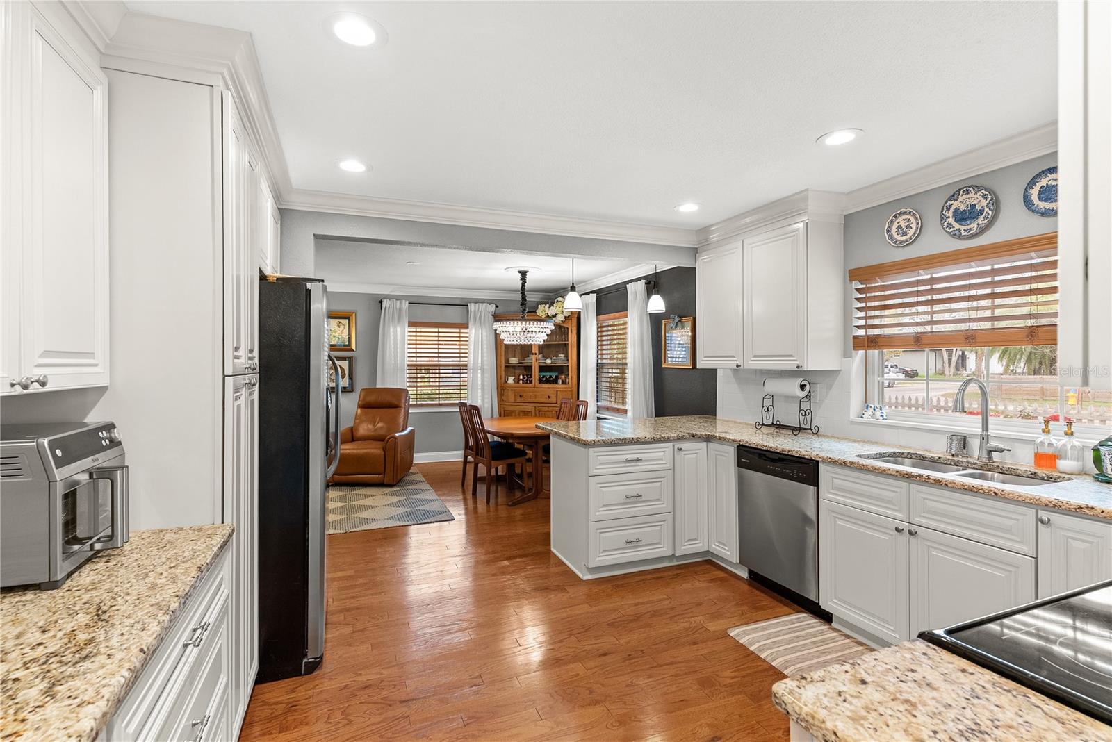 Image 14 of 38 For 1421 Hanna Avenue