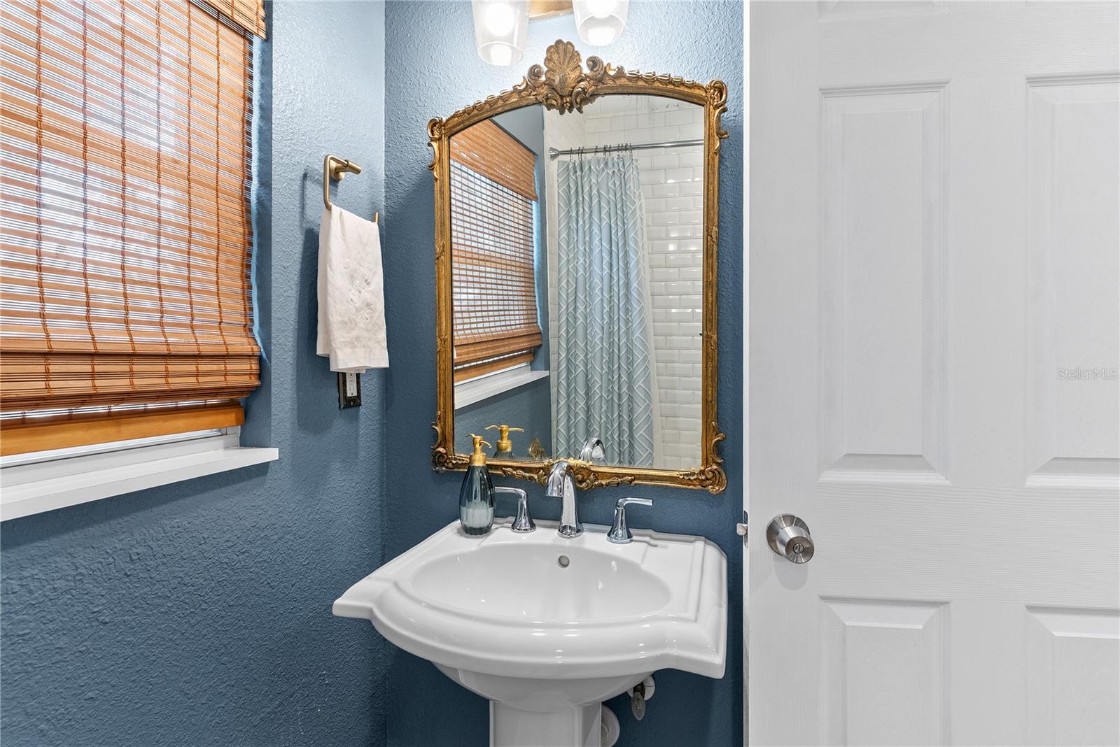 Image 24 of 38 For 1421 Hanna Avenue